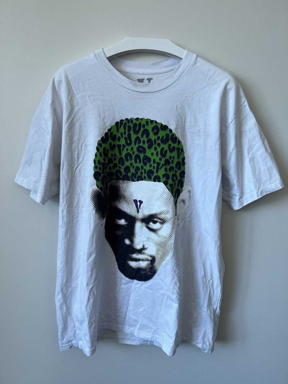 WHITE “The G.O.A.T” DENNIS RODMAN AUTHENTIC SCREEN PRINTED GRAPHIC T-SHIRT