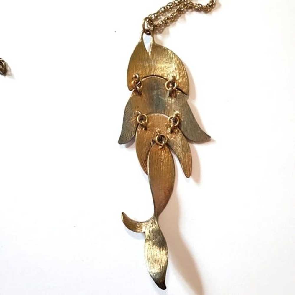 Vintage Vintage NAPIER Gold Tone Fish Pendant Nec… - image 2