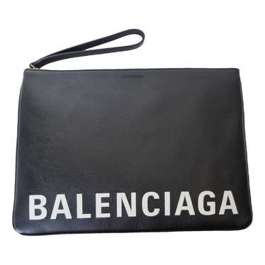 Balenciaga's New “Trash Bag” Pouches Are Out For Sale - Neemopani