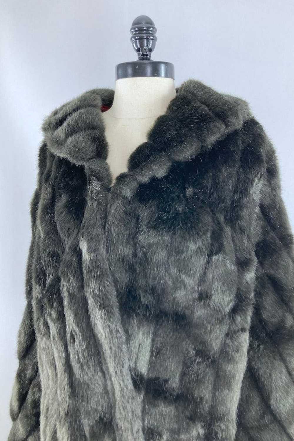 Vintage 1950s Faux Fur Cape - image 2