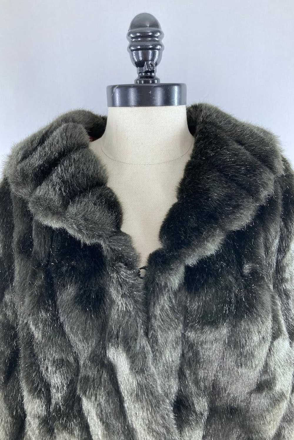 Vintage 1950s Faux Fur Cape - image 3