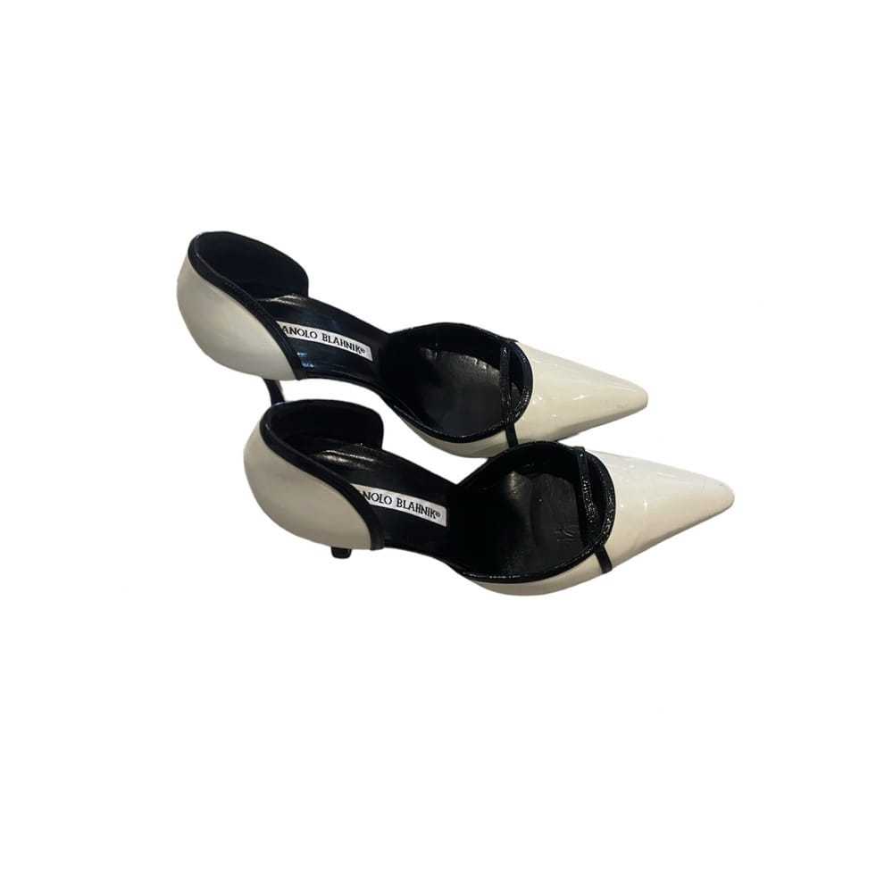 Manolo Blahnik Patent leather heels - image 4