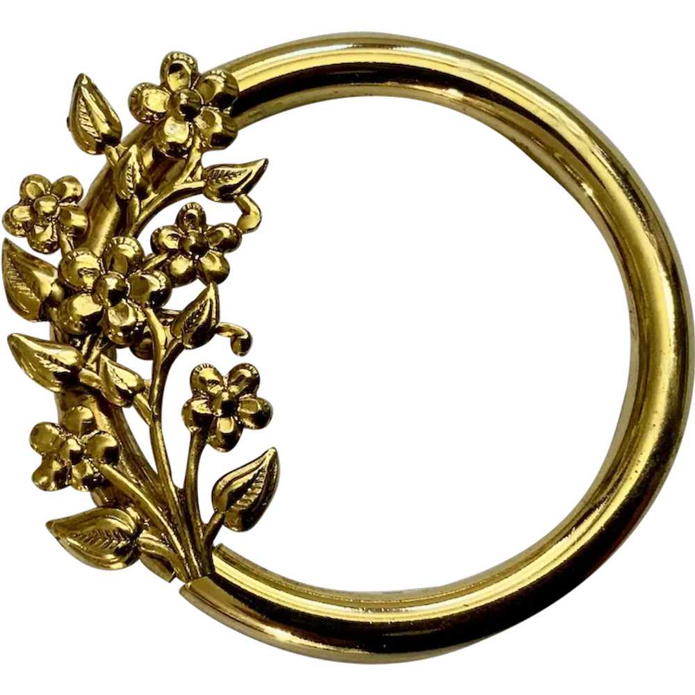 Gold Tone Floral Gold Tone Circle Brooch Pin - image 1