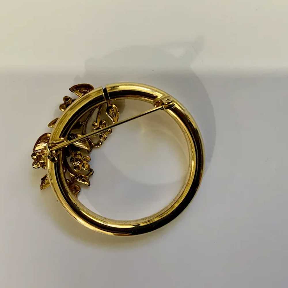 Gold Tone Floral Gold Tone Circle Brooch Pin - image 3