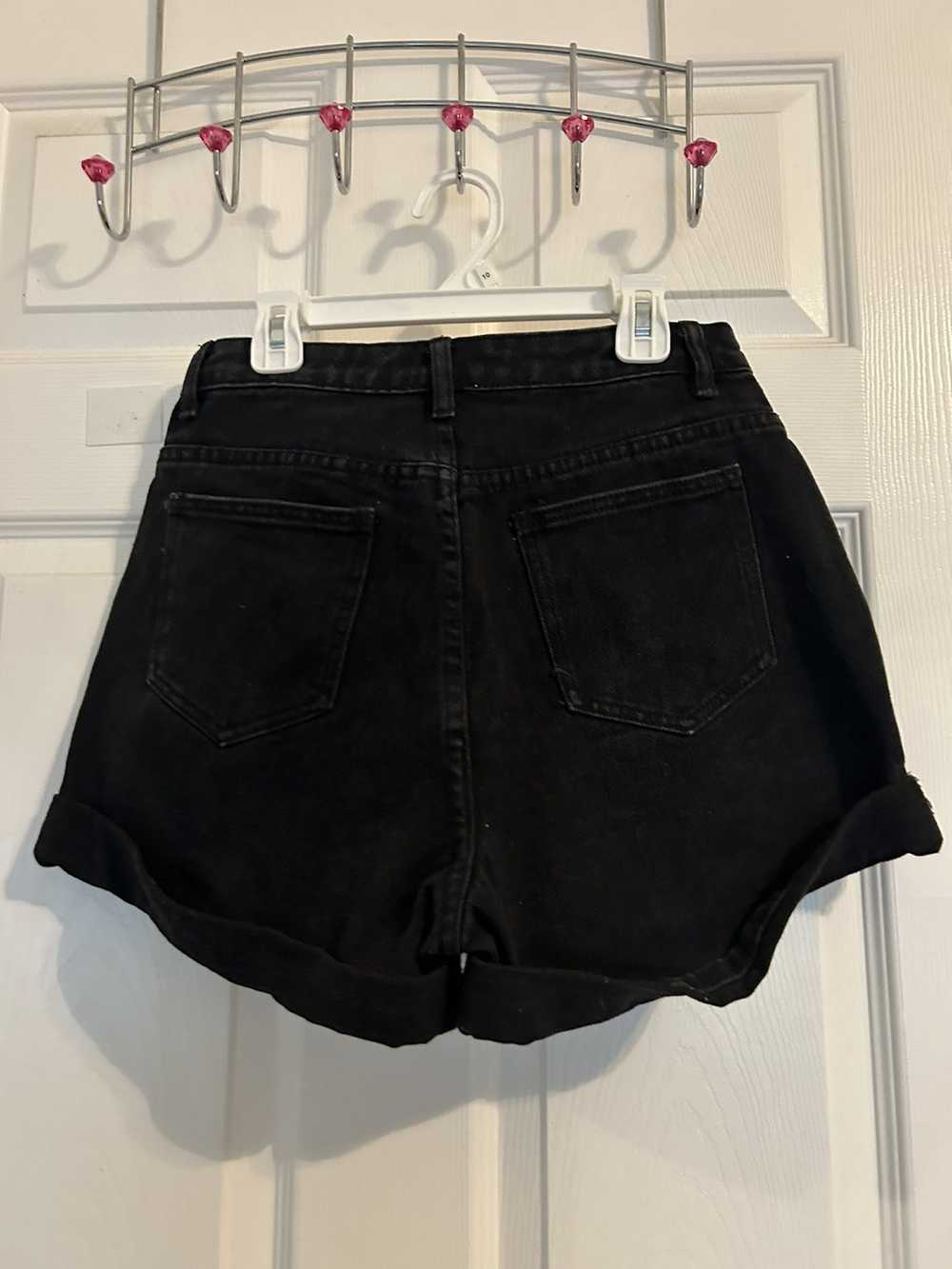 Princess Polly Black mom shorts - image 2