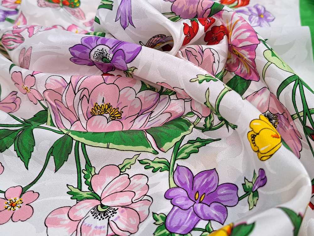 Italian Designers Floral jacquard silk scarf. Mad… - image 11