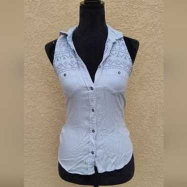 Sleeveless Button Down. - image 1
