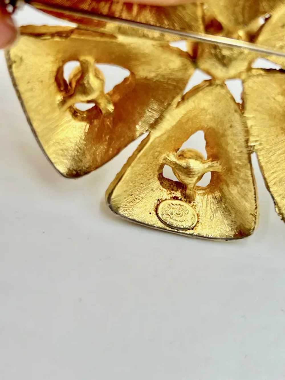 Signed Hattie Carnegie Gold Tone Flower Pin Brooc… - image 5
