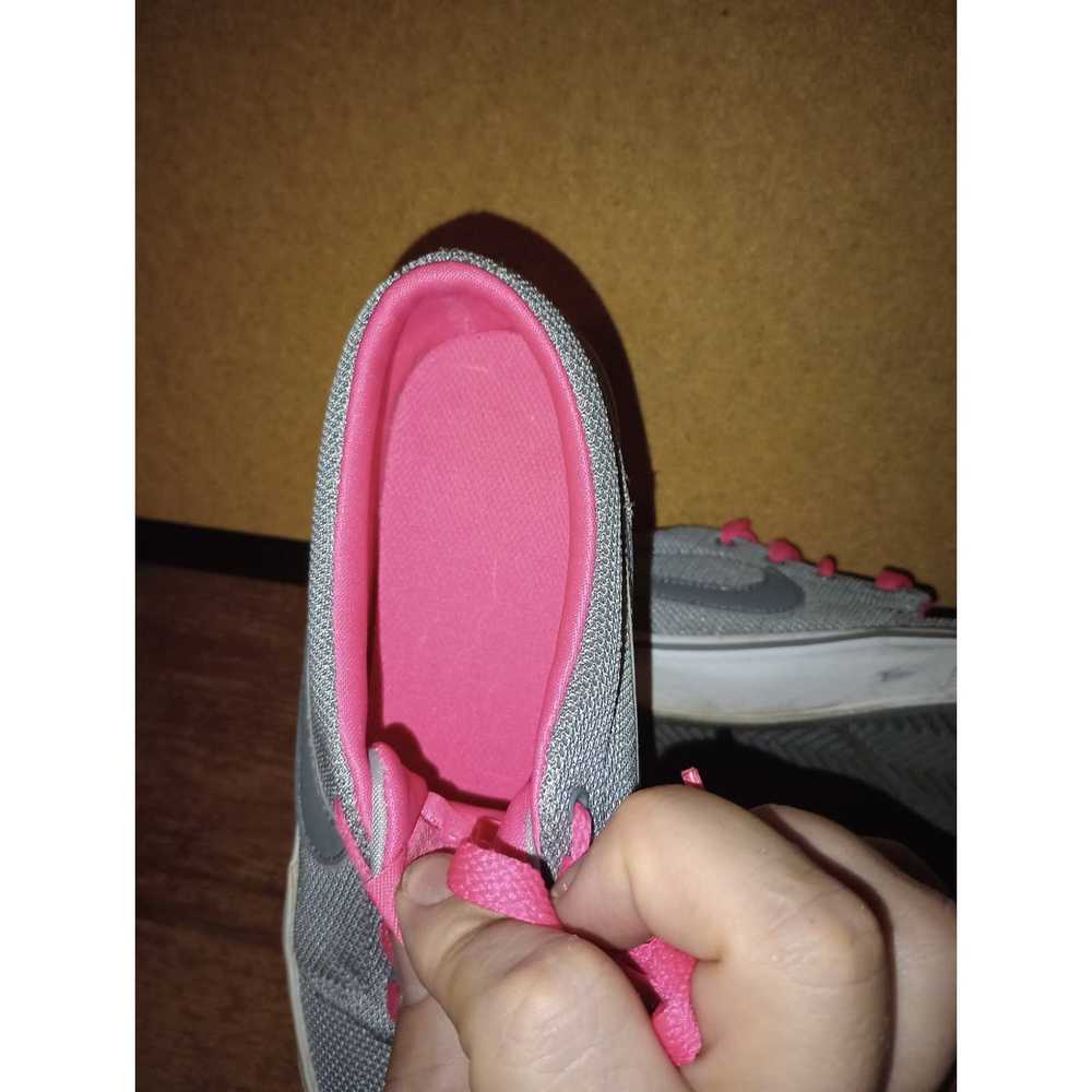 Nike Nike Toki Low Sneakers Gray And Pink Girls S… - image 4