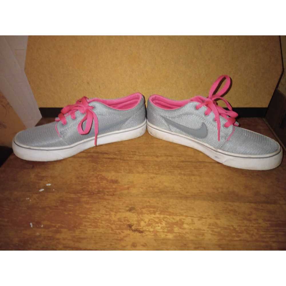 Nike Nike Toki Low Sneakers Gray And Pink Girls S… - image 8