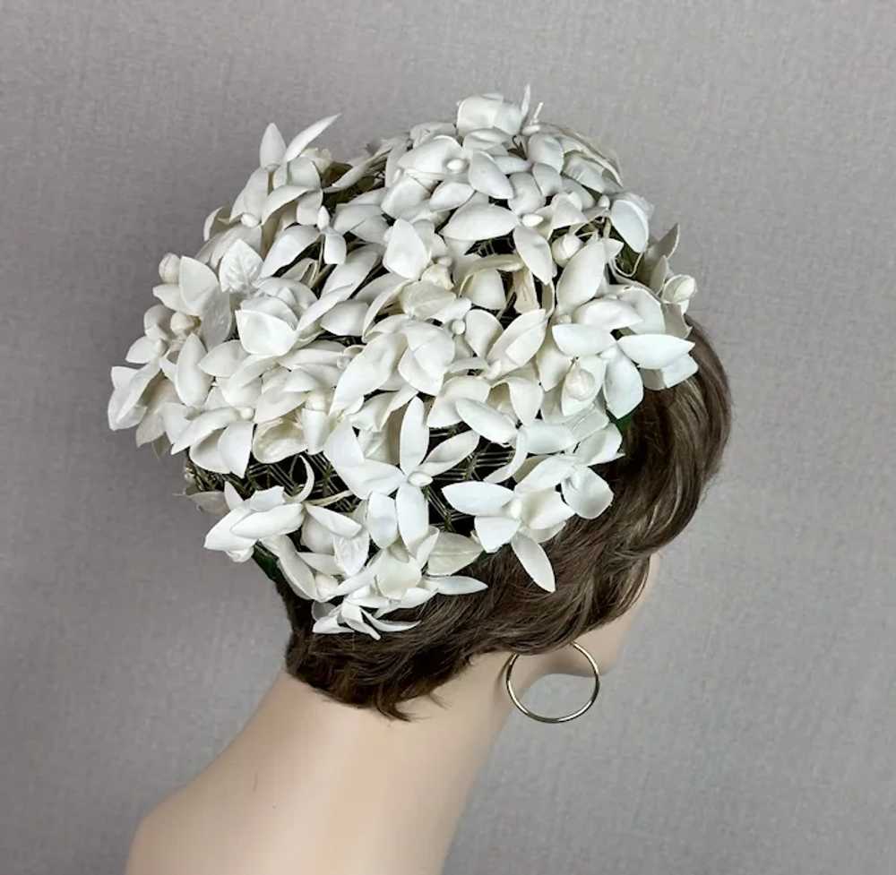 60s White Flower Petal Pillbox Hat - image 4