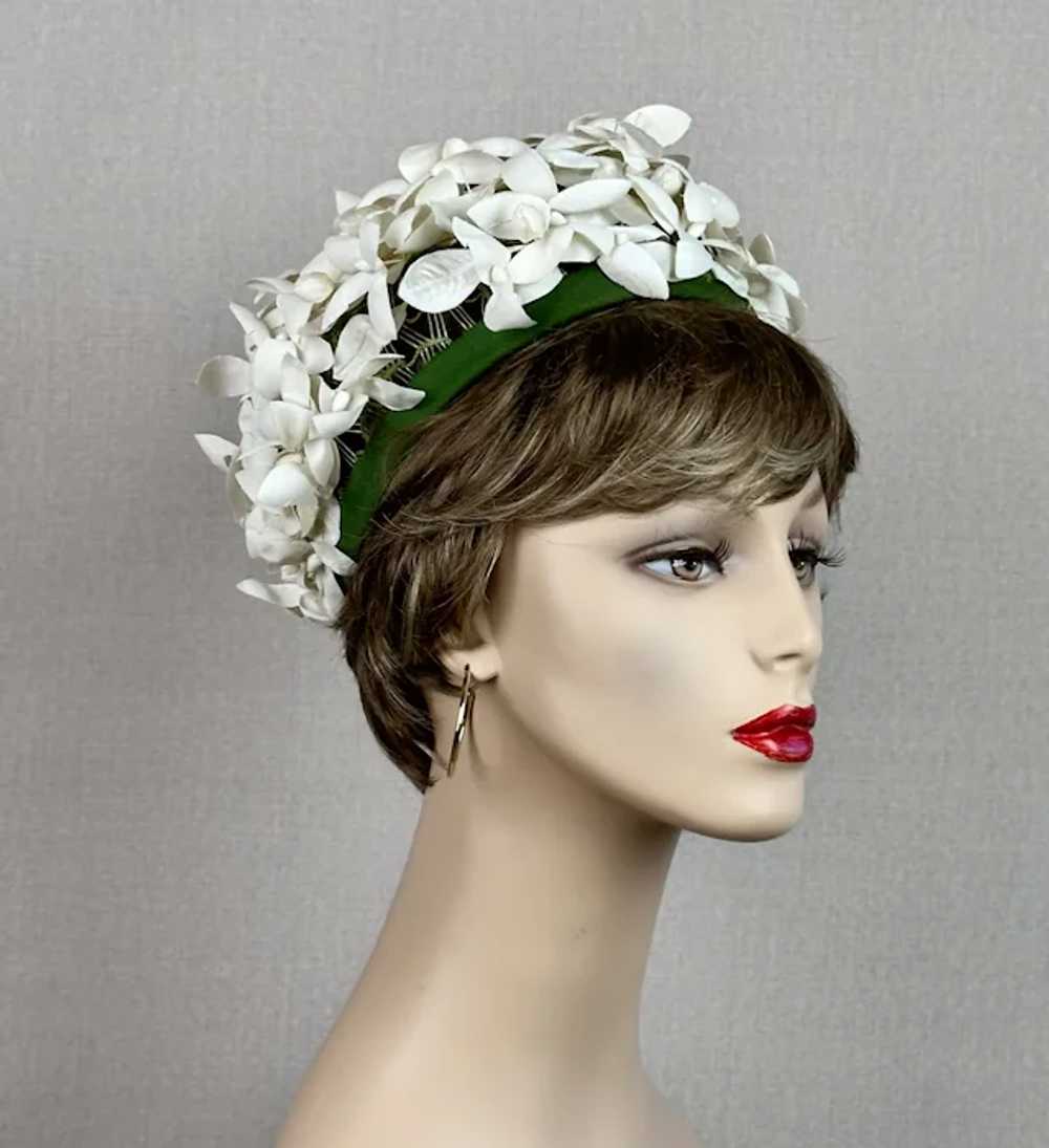 60s White Flower Petal Pillbox Hat - image 8