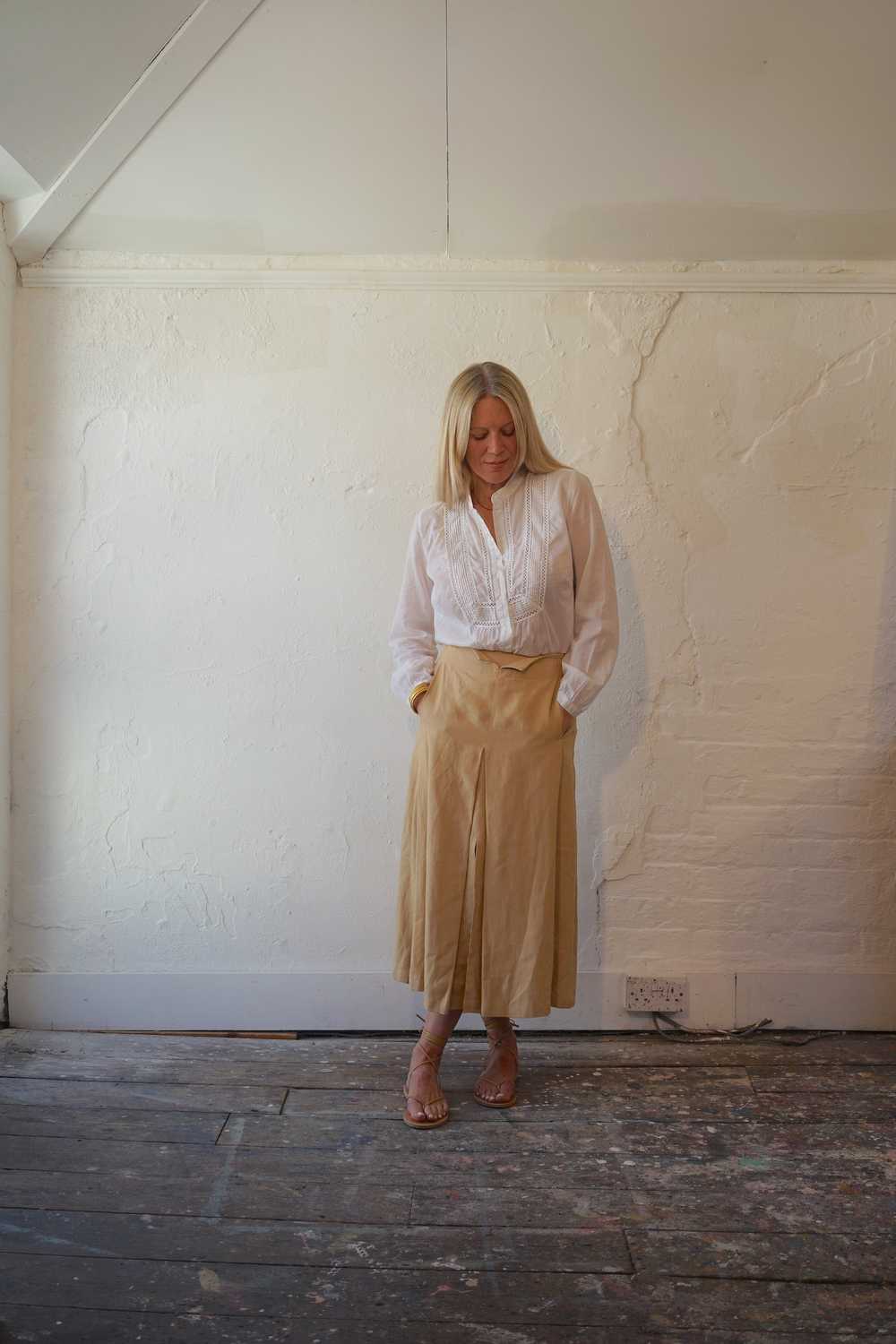 Linen skirt by Max Mara size 10 - image 1