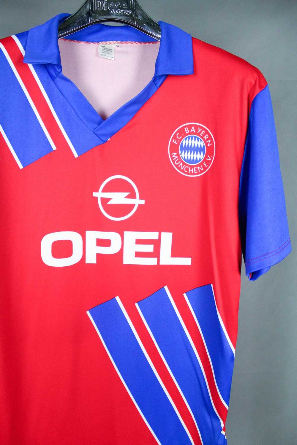 Soccer Jersey × Vintage F.C. Bayern München E.V. … - image 3