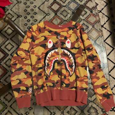 https://img.gem.app/824969743/1t/1696481840/bape-world-gone-mad-bape-sweatshirt.jpg