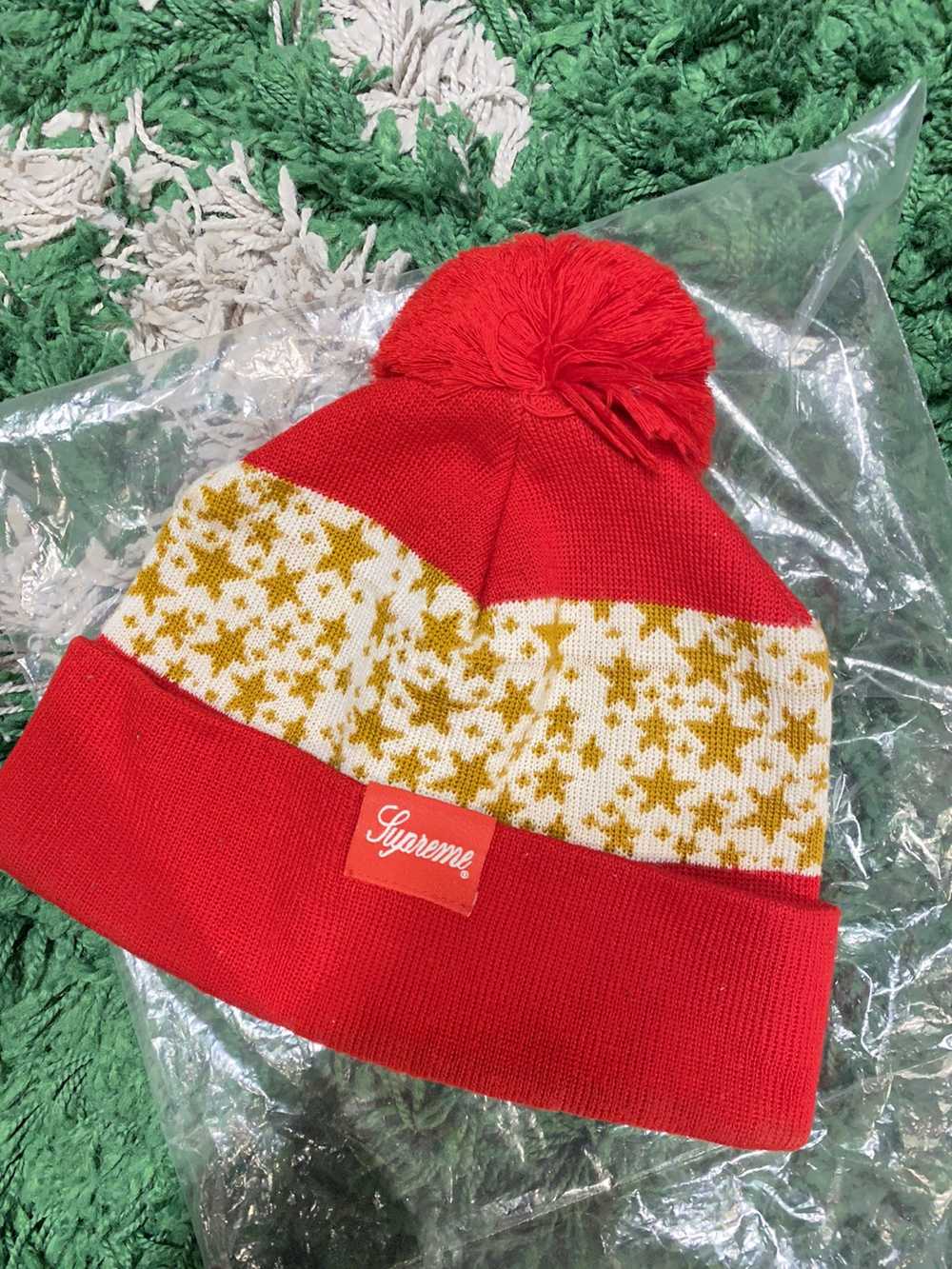 Supreme star sales beanie