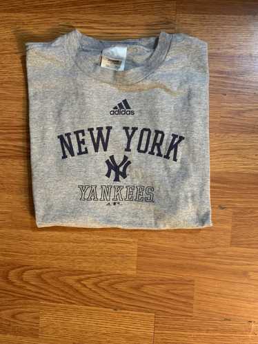 FunkyTownUniqueFinds Vintage T Shirt, New York Yankees, Yankees Tee, Vintage Clothing, 1970's, Vintage Sports T Shirt, Baseball