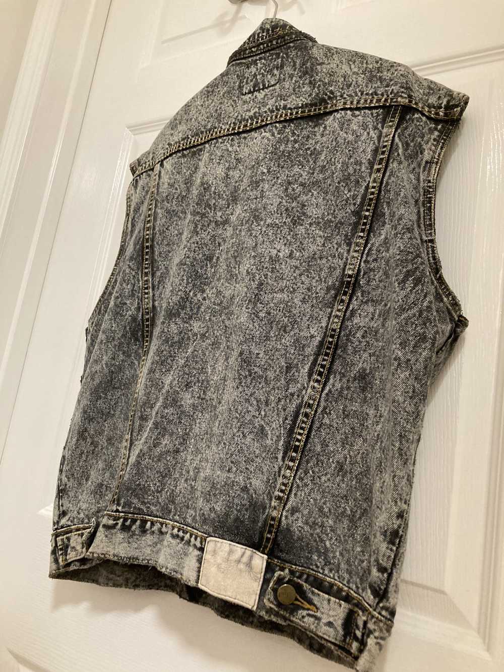 Vintage Black Acid Washed Denim Vest (Great condi… - image 4
