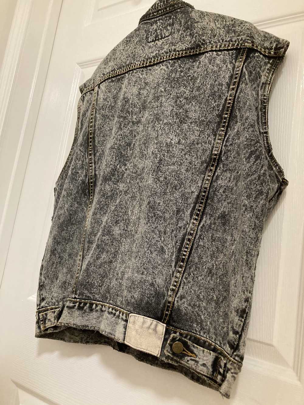 Vintage Black Acid Washed Denim Vest (Great condi… - image 5