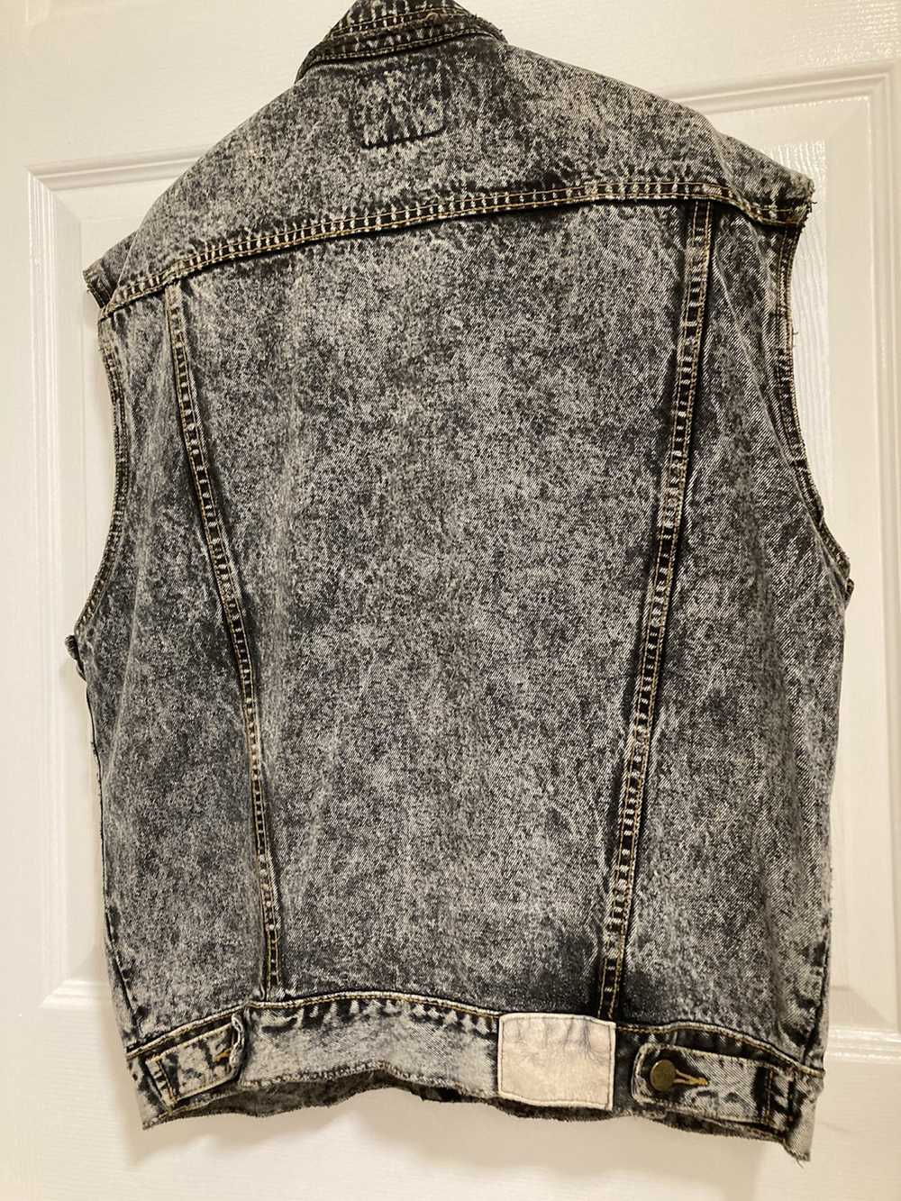 Vintage Black Acid Washed Denim Vest (Great condi… - image 6
