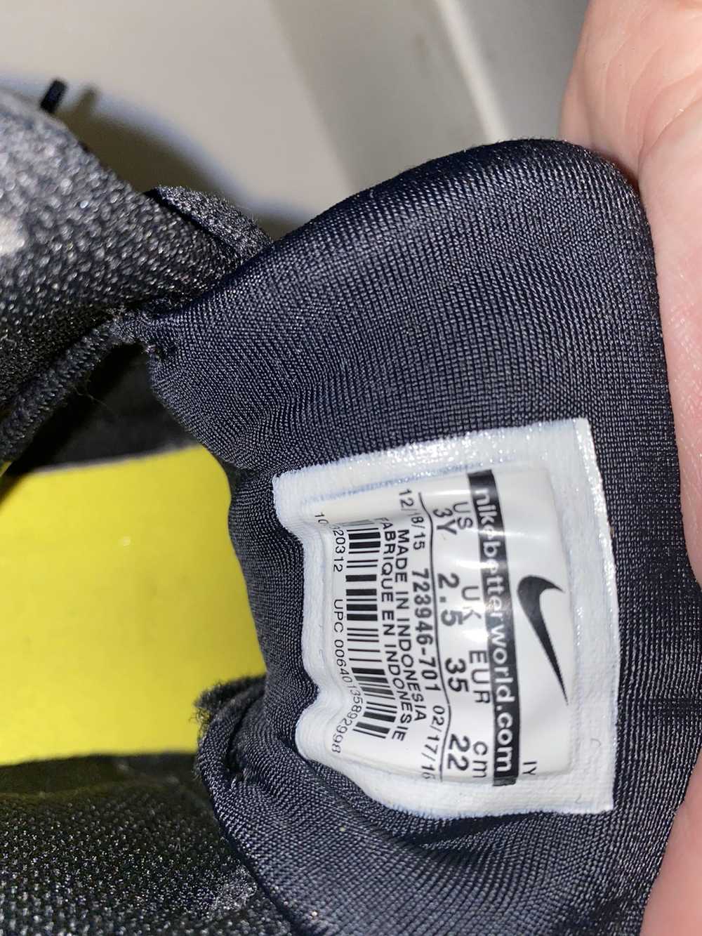 Nike Size 3Y yellow & black foamposites Nike - image 5