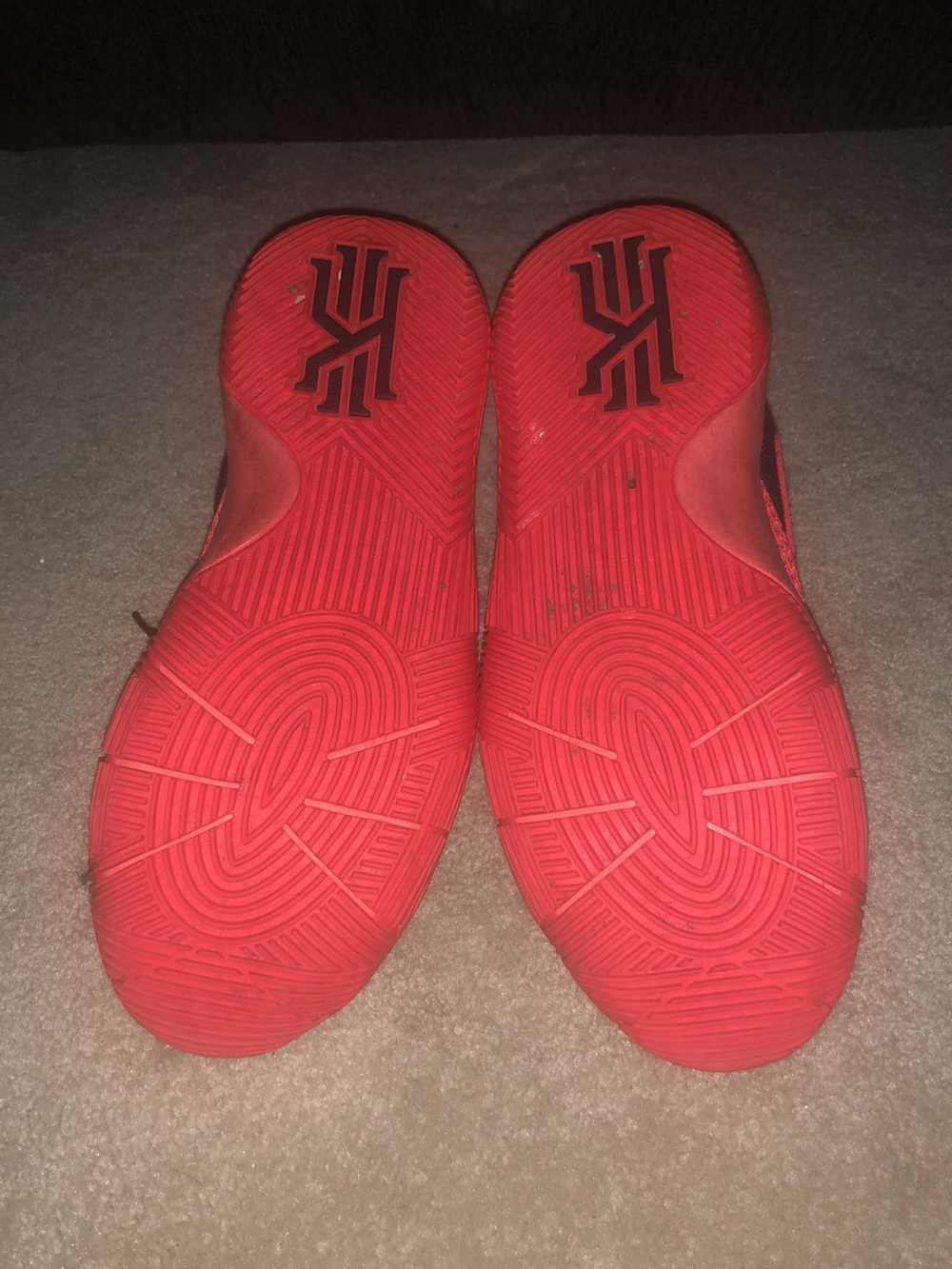 Kyrie 4 outlet inferno