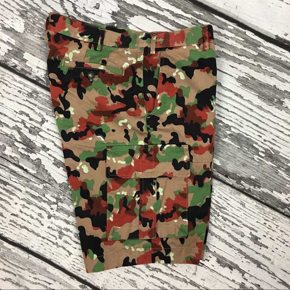 Valentino Valentino Camo Cargo Shorts • Size 50 I… - image 4