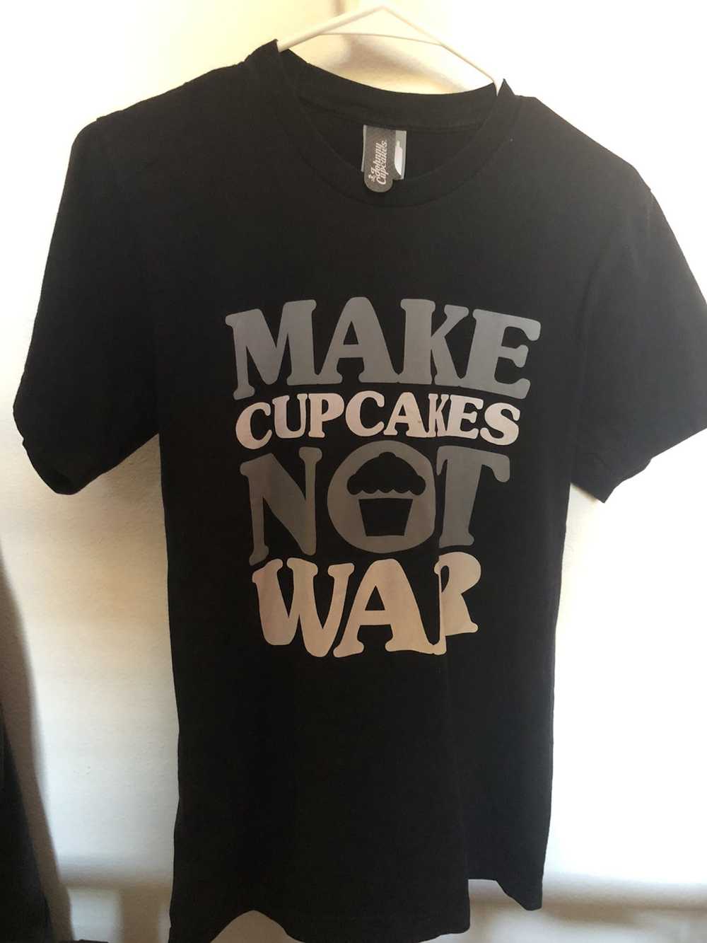 Johnny Cupcakes Make Cupcakes Not War Short Sleev… - image 2