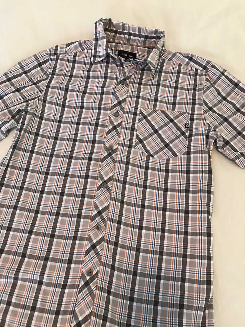 Marmot Marmot Men’s Gray Plaid Short Sleeve Butto… - image 2