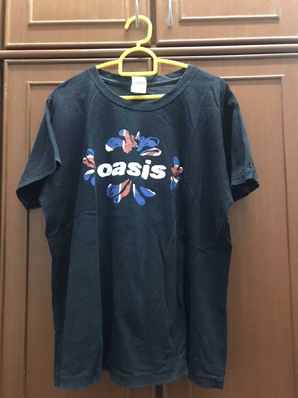 Band Tees × Gildan × Vintage Vintage Rare Oasis W… - image 1