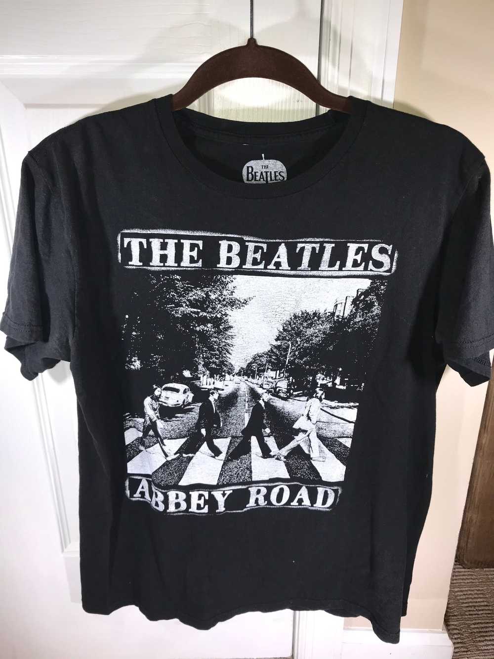 Nike The Beatles Abbey Road Album Cover Black T-S… - image 1