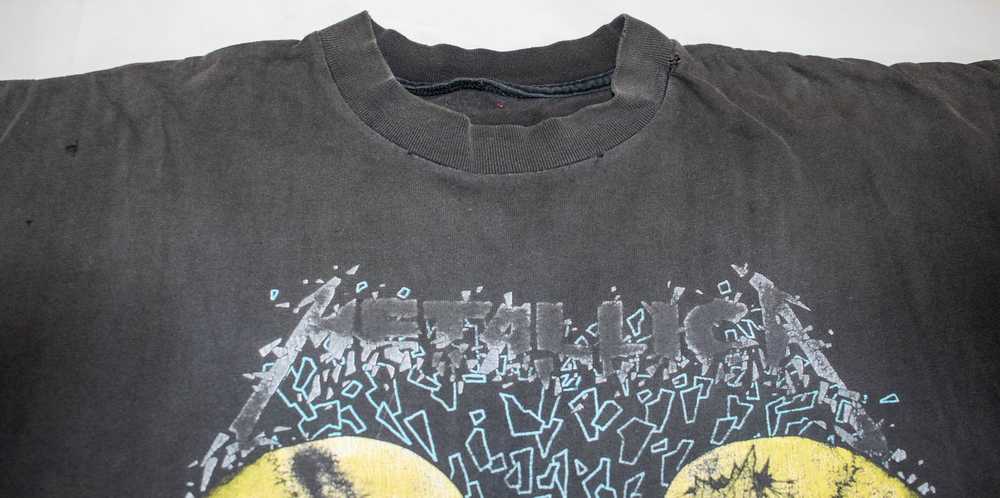 Vintage 1990's Metallica Faded & Distressed Shirt - image 5