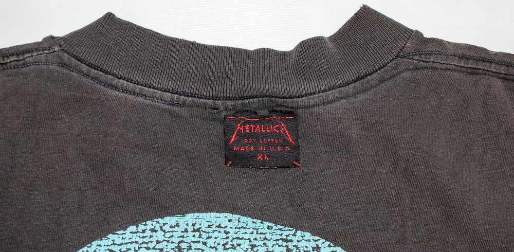 Vintage 1990's Metallica Faded & Distressed Shirt - image 8