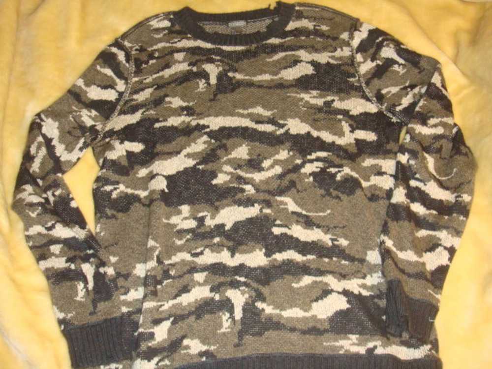 H&M H&M Distressed Camo sweater - image 2