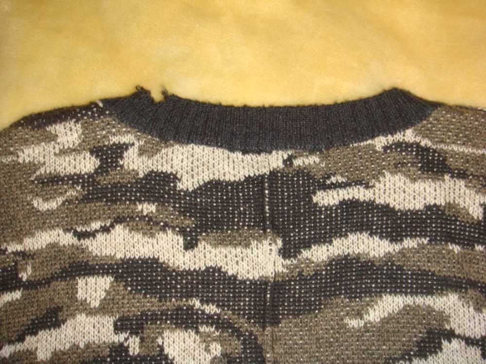 H&M H&M Distressed Camo sweater - image 5