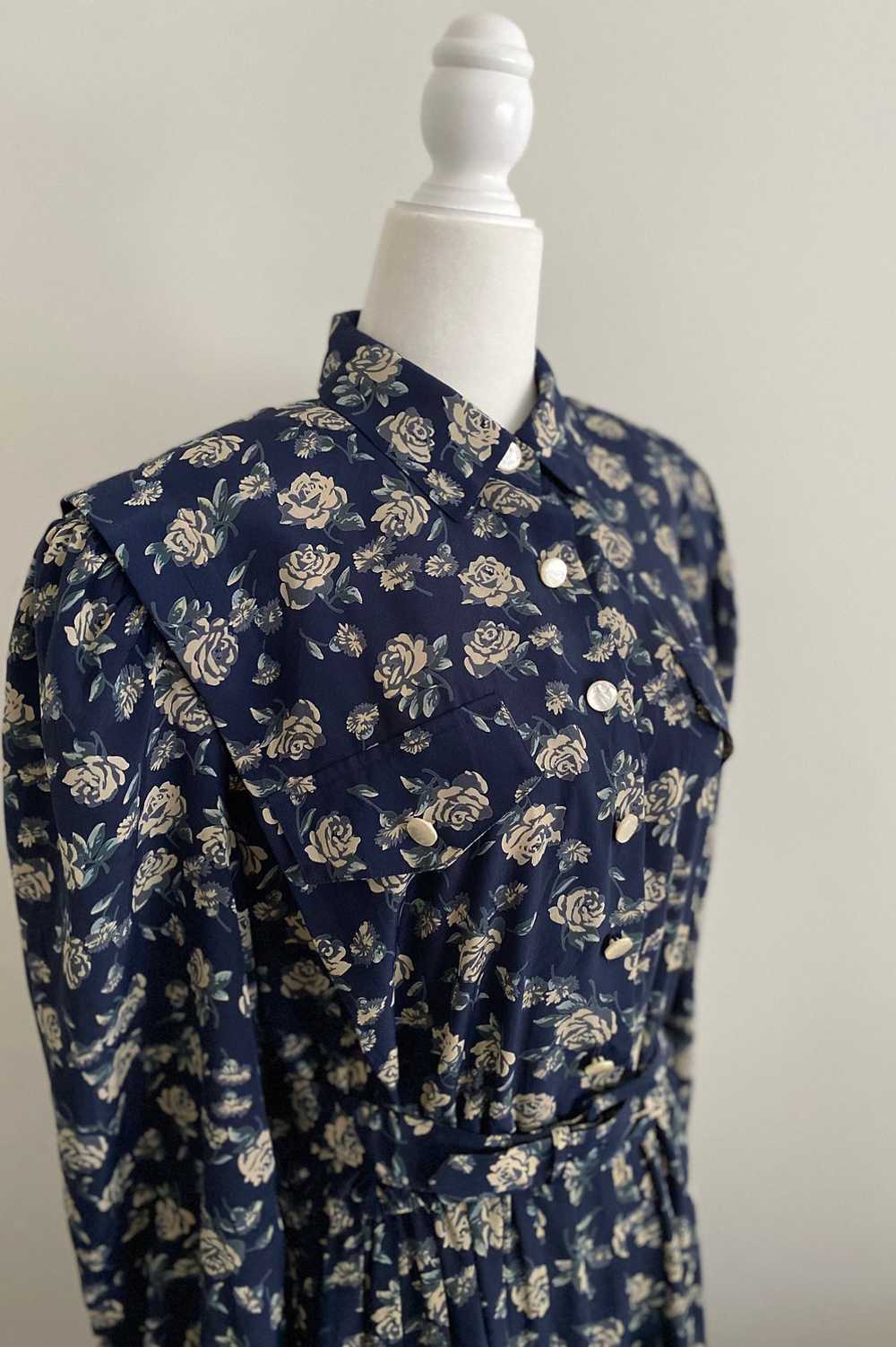 Vintage Leslie Fay Blue Rose Dress - image 9