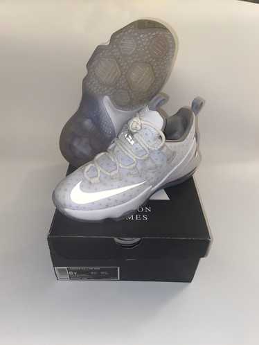 Nike Nike Lebron XIII Low (GS) White/Metallic Silv