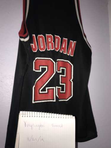 90s Champion Chicago Bulls Michael Jordan Jersey 🏆 fits S/M - hole on  right side - light wear on back print