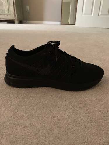 Nike Flyknit trainer triple black