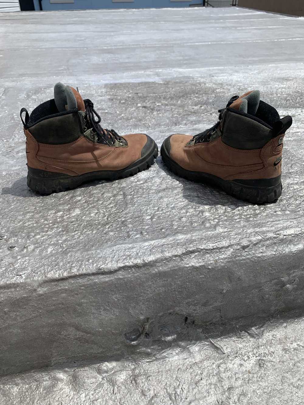 acg nike hiking boots