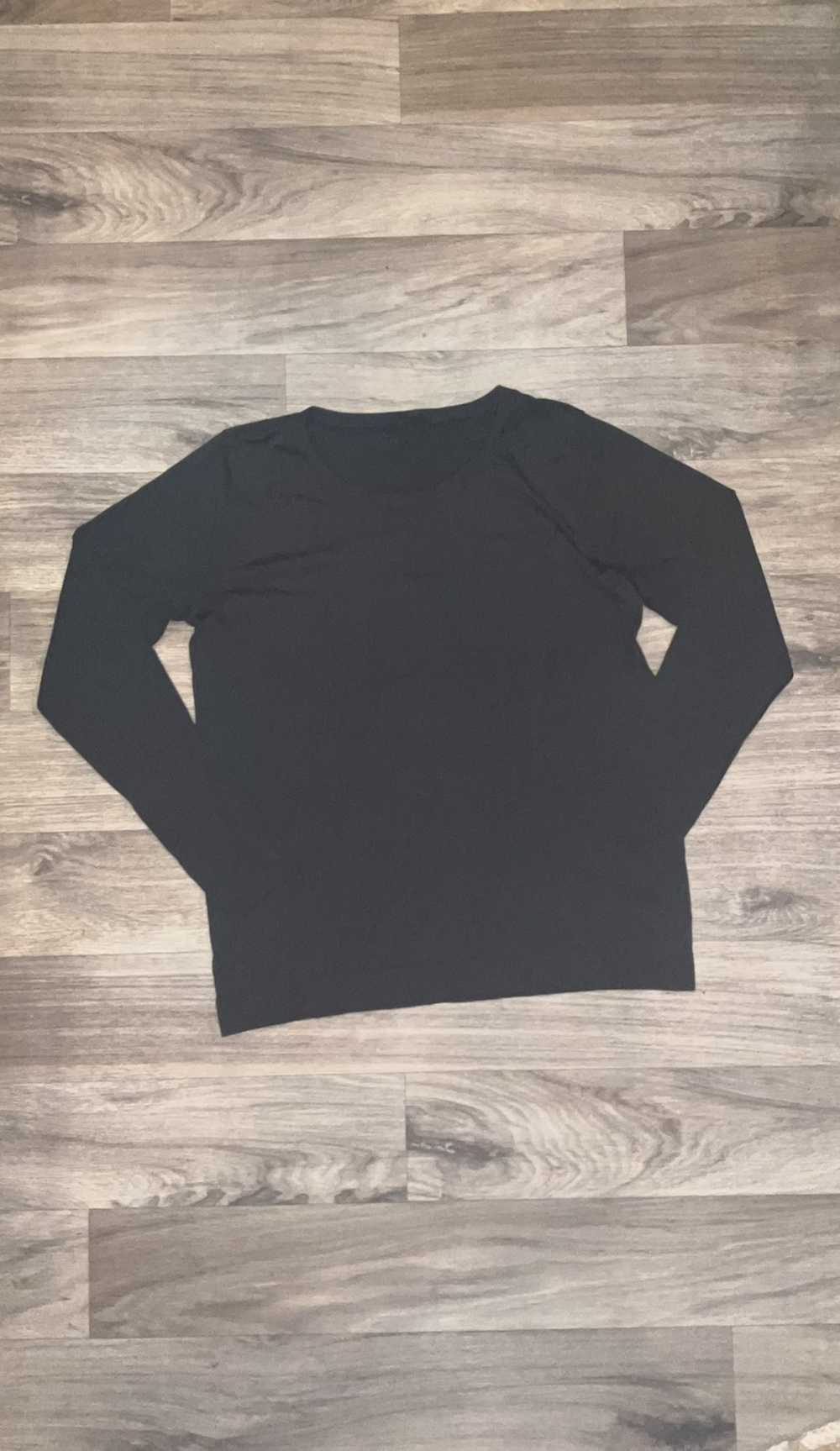 Lululemon × Sportswear LULULEMON LONG SLEEVE T-SH… - image 1