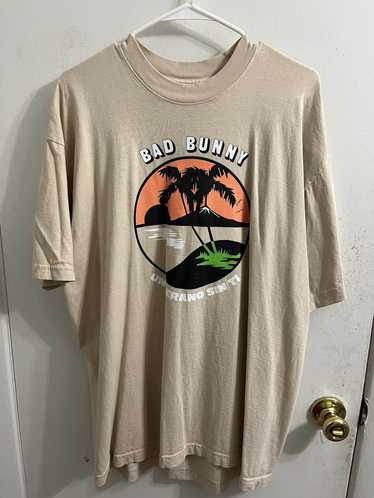 Bad Bunny Tour on X: Bad Bunny x Warren Lotas “Exclusive Merch” for  tonight's show. ☀️❤️🏝️  / X