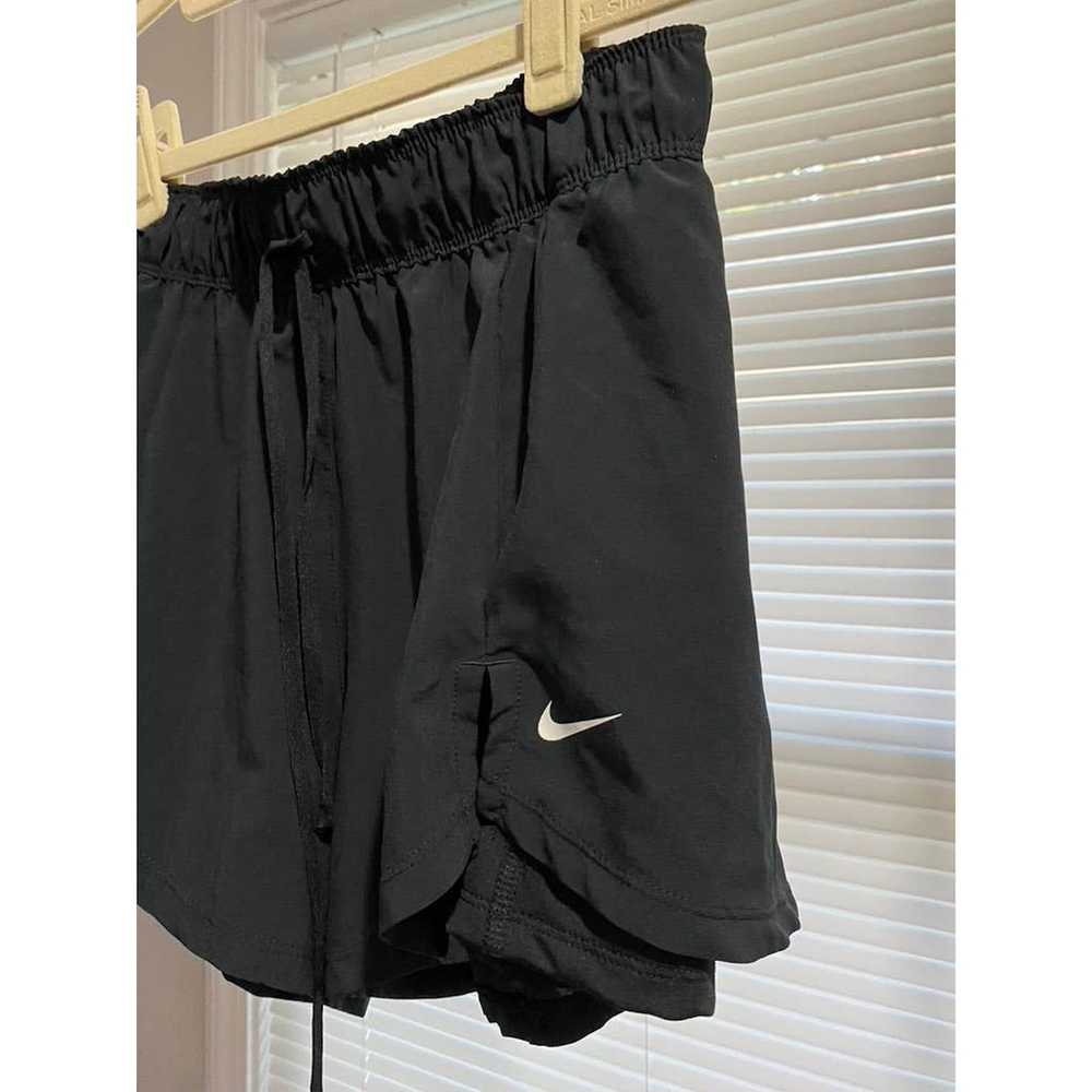 Nike Nike Women Short Size S - image 2