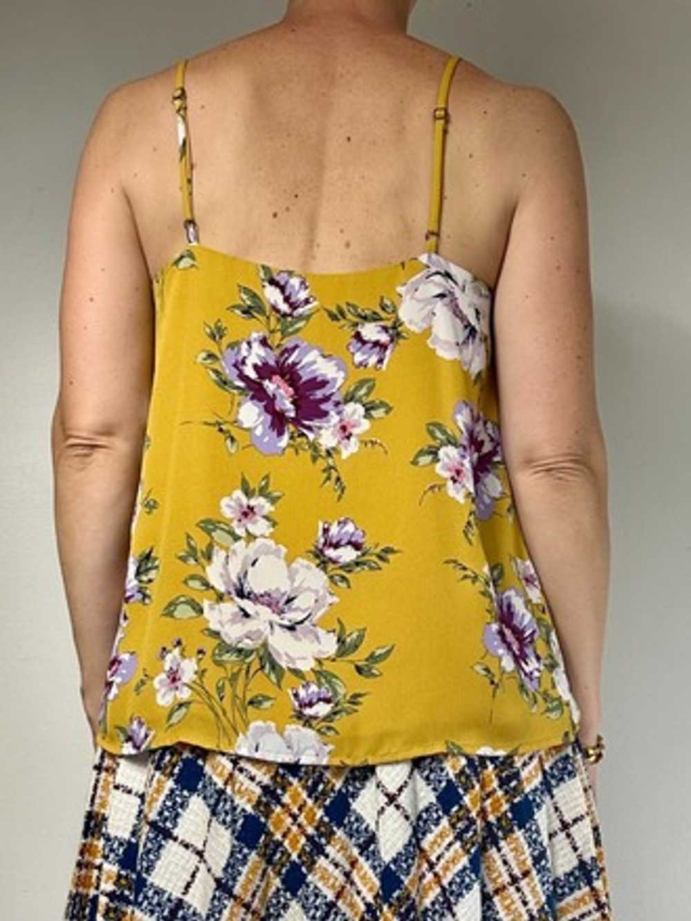 Floral Scallop V Neck Tank Top - image 6