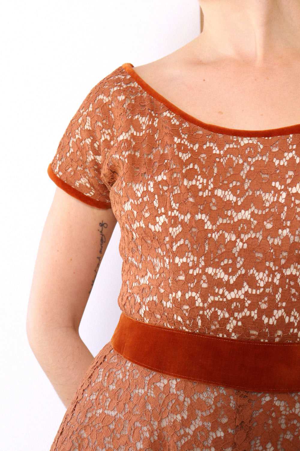 1950s Copper Lace Velvet Dress XS - image 2