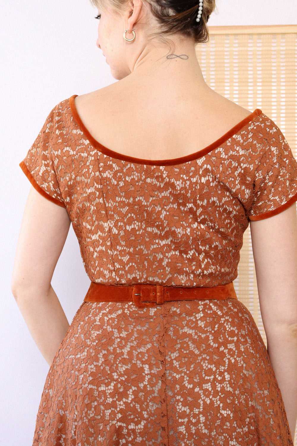 1950s Copper Lace Velvet Dress XS - image 6