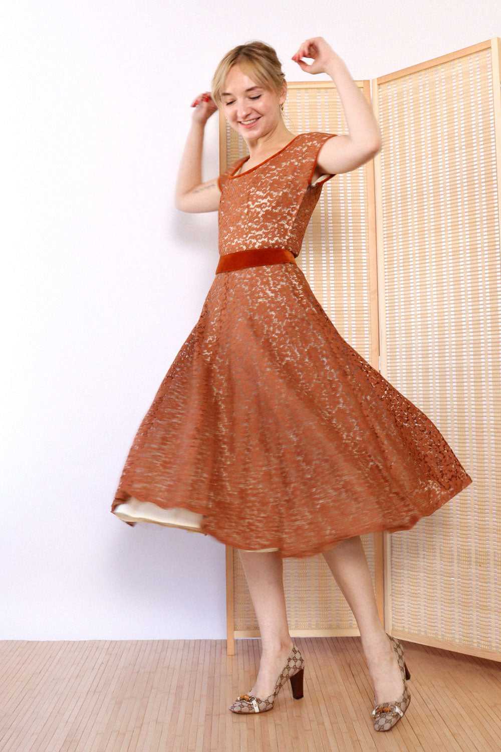 1950s Copper Lace Velvet Dress XS - image 7