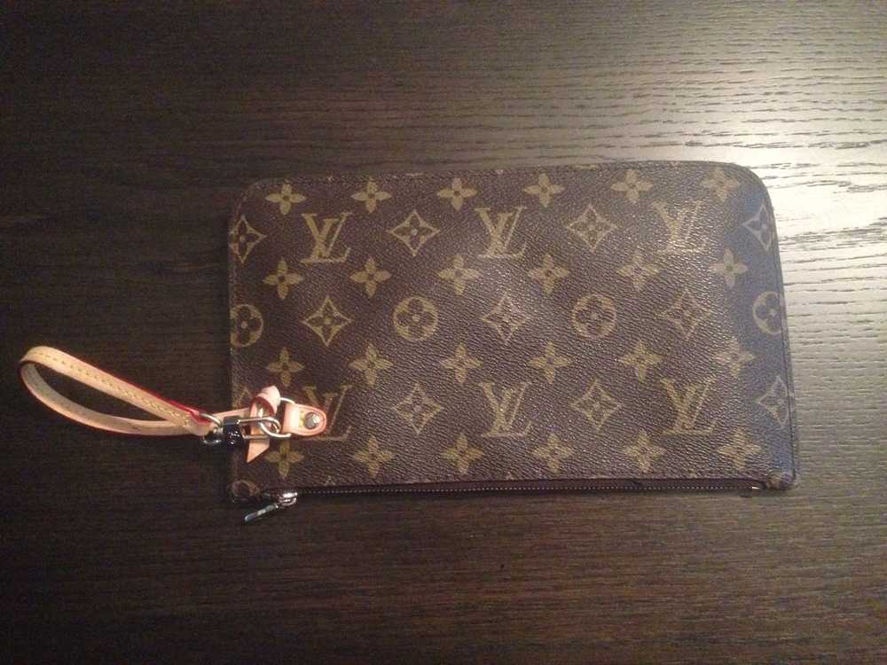 Louis Vuitton Louis Vuitton Neverfull Wristlet - image 1