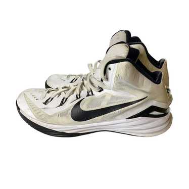 Nike Hyperdunk Basketball Shoes (Mens 13.5) - clothing