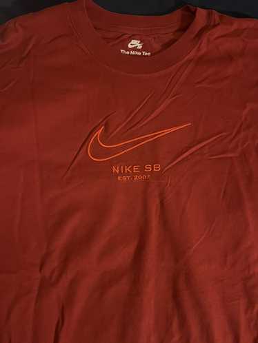 Nike Nike SB Luxury T-Shirt - Pomegranate